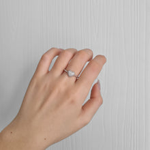 Load image into Gallery viewer, AHAVA DIAMOND RING