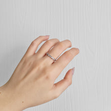 Load image into Gallery viewer, EYANA BAGUETTE DIAMOND RING