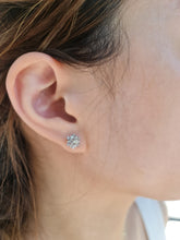 Load image into Gallery viewer, FLORA BLOOMING DIAMOND EARRING
