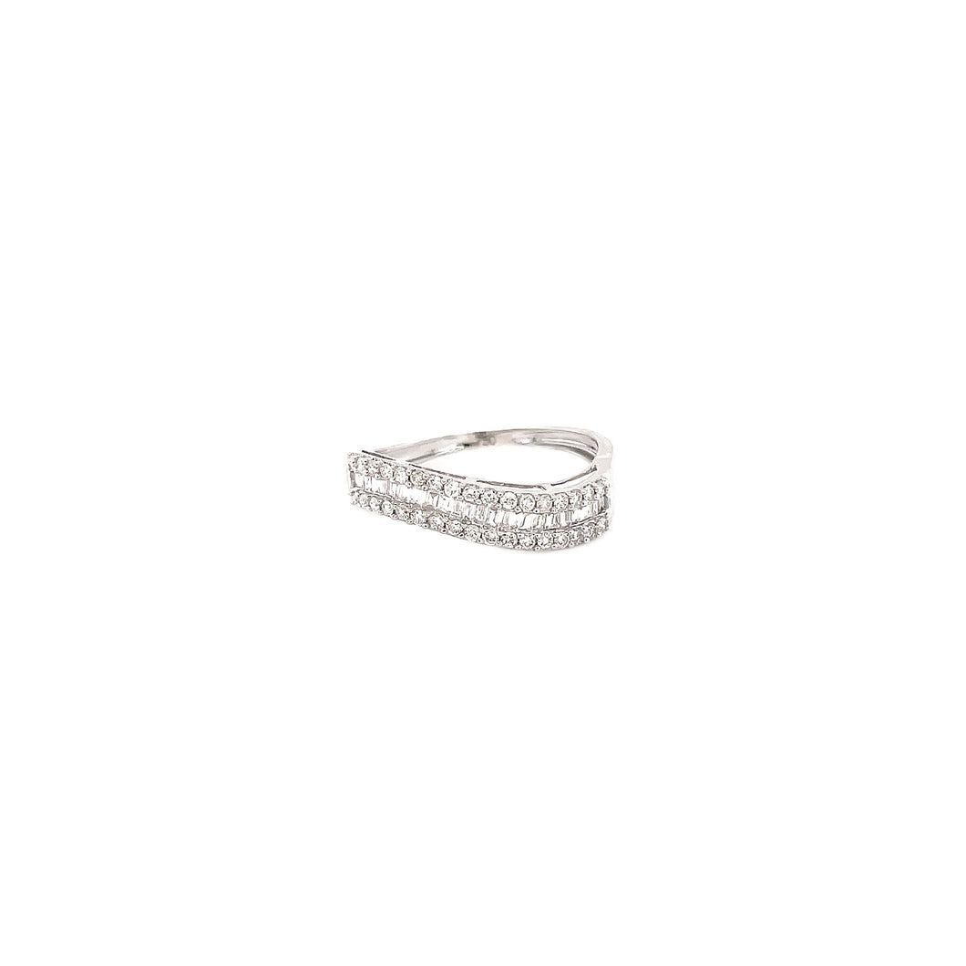 SKYLAR WAVE DIAMOND RING WHITE GOLD